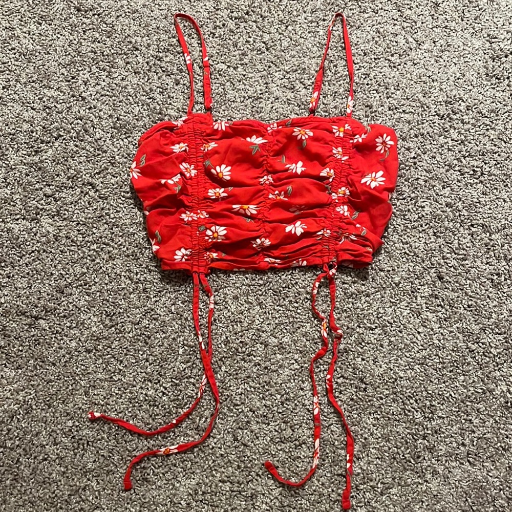 red floral ultra adjustable hollister tank, brand new, size xs
